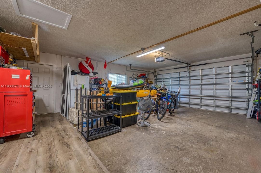 合同活跃: $769,200 (3 贝兹, 2 浴室, 1672 平方英尺)