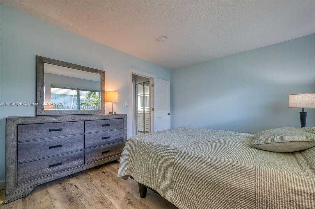 合同活跃: $769,200 (3 贝兹, 2 浴室, 1672 平方英尺)