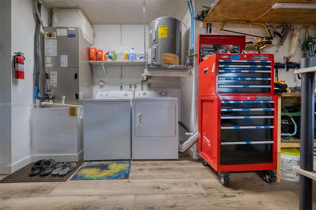 合同活跃: $769,200 (3 贝兹, 2 浴室, 1672 平方英尺)