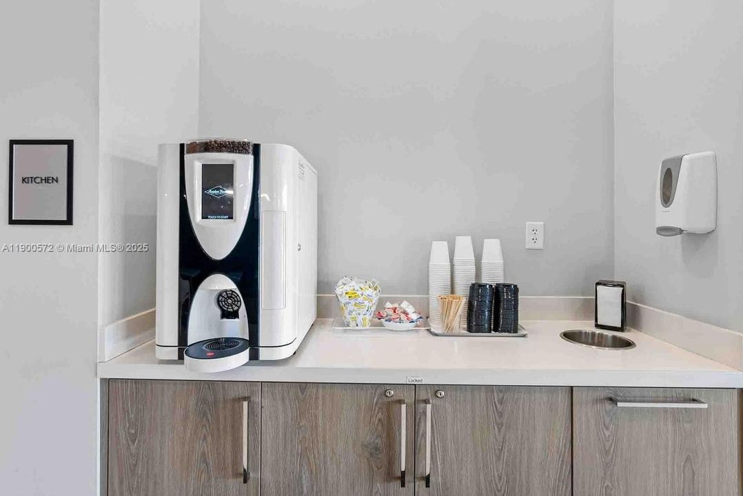 For Rent: $3,949 (2 beds, 2 baths, 1321 Square Feet)