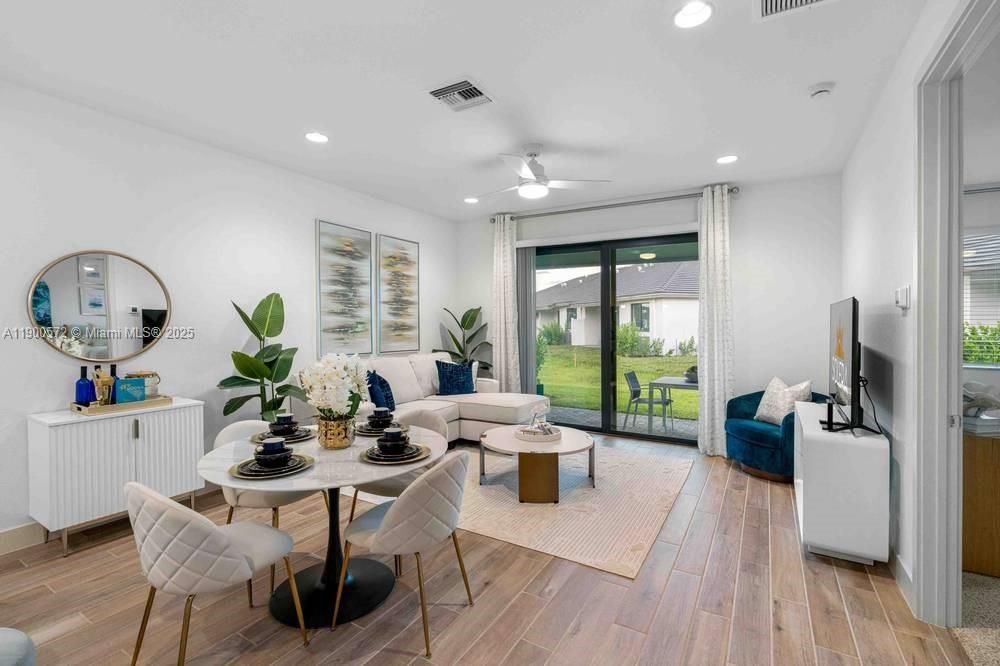 For Rent: $3,949 (2 beds, 2 baths, 1321 Square Feet)