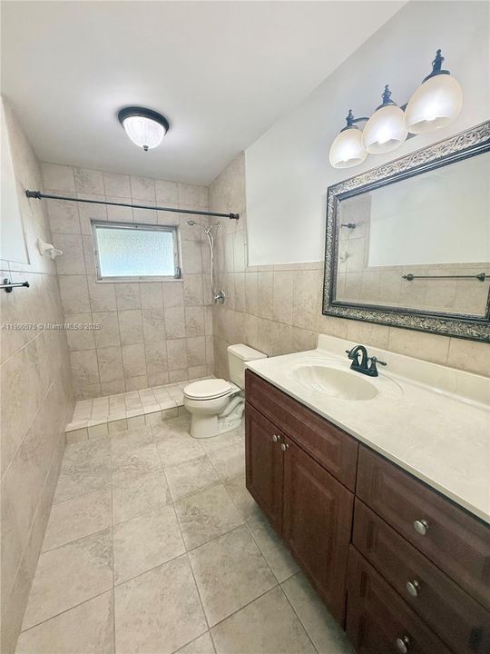 Recently Rented: $3,400 (3 beds, 2 baths, 1364 Square Feet)