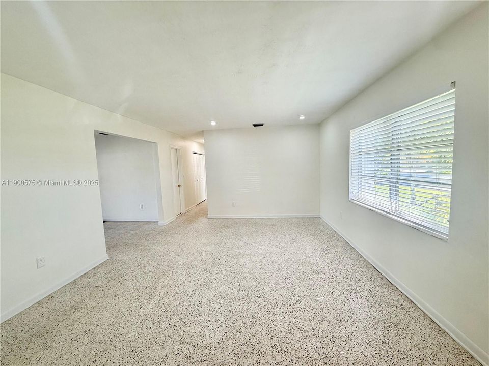 Recently Rented: $3,400 (3 beds, 2 baths, 1364 Square Feet)