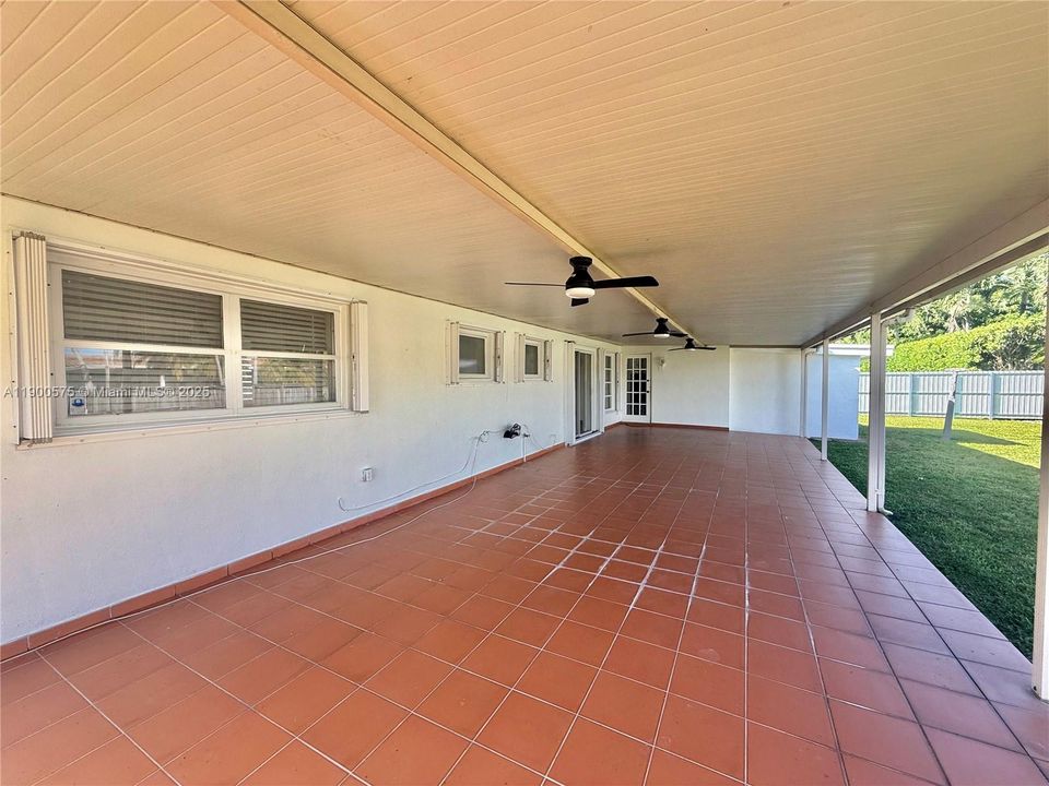 Recently Rented: $3,400 (3 beds, 2 baths, 1364 Square Feet)