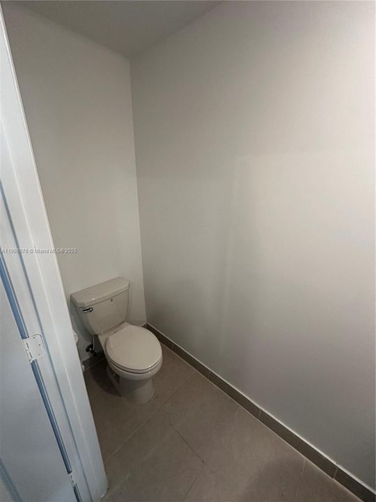 Active With Contract: $2,700 (3 beds, 2 baths, 1374 Square Feet)