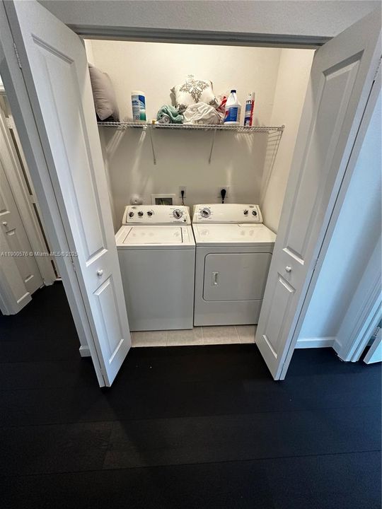 Active With Contract: $2,700 (3 beds, 2 baths, 1374 Square Feet)