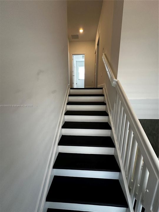 Active With Contract: $2,700 (3 beds, 2 baths, 1374 Square Feet)