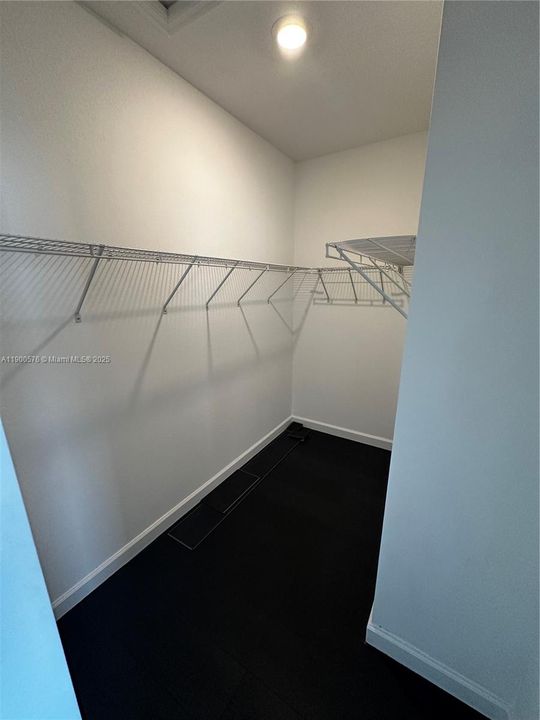 Active With Contract: $2,700 (3 beds, 2 baths, 1374 Square Feet)