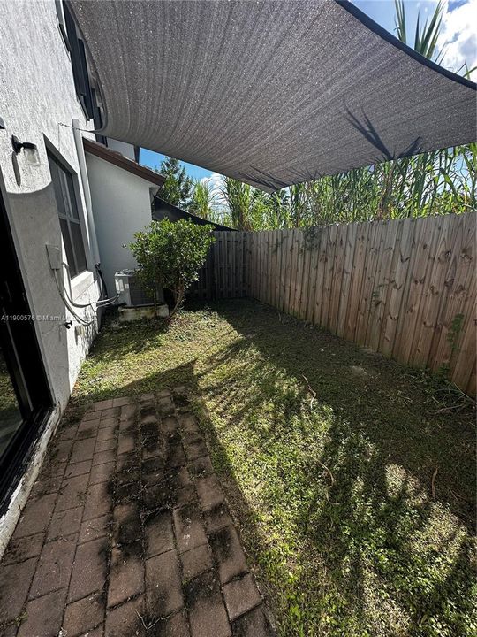 Active With Contract: $2,700 (3 beds, 2 baths, 1374 Square Feet)