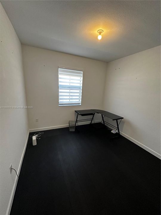 Active With Contract: $2,700 (3 beds, 2 baths, 1374 Square Feet)