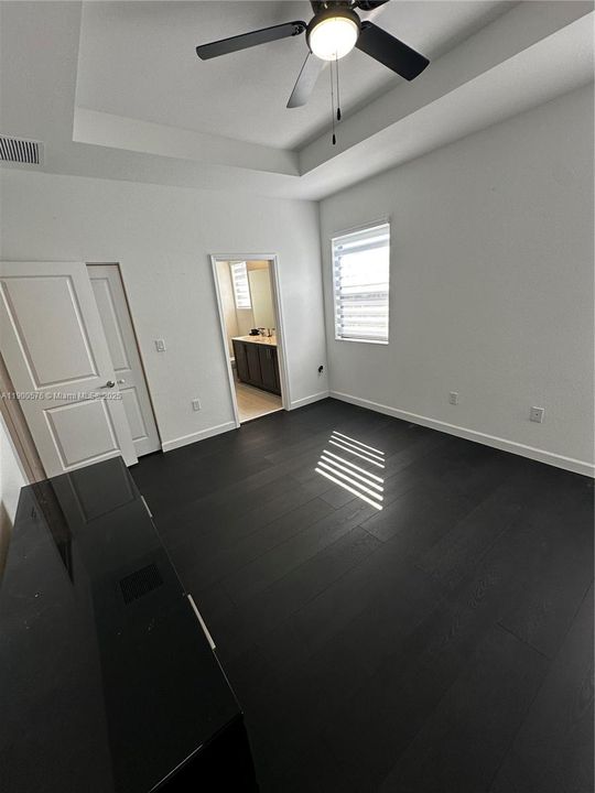 Active With Contract: $2,700 (3 beds, 2 baths, 1374 Square Feet)