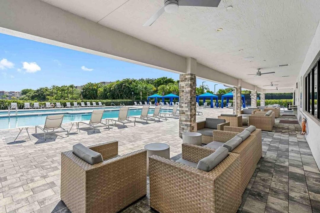 For Rent: $3,829 (3 beds, 2 baths, 1328 Square Feet)