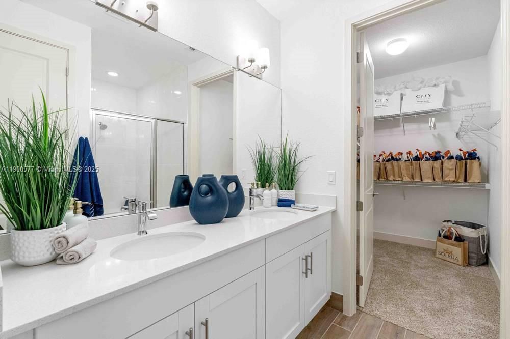 For Rent: $3,829 (3 beds, 2 baths, 1328 Square Feet)