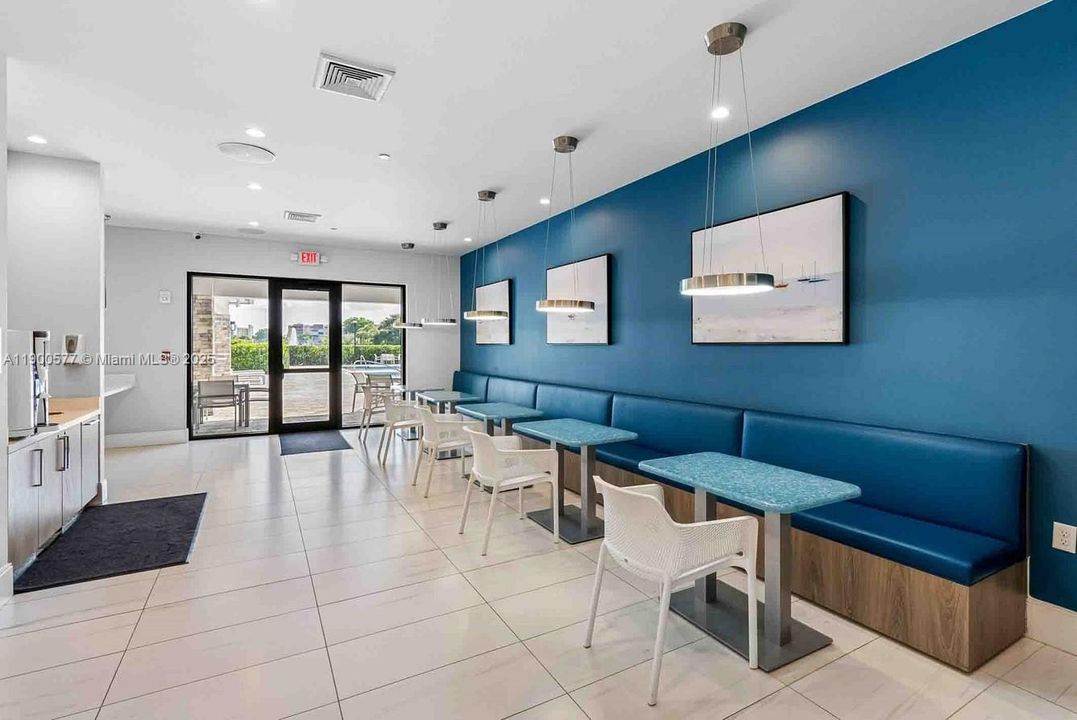 For Rent: $3,829 (3 beds, 2 baths, 1328 Square Feet)