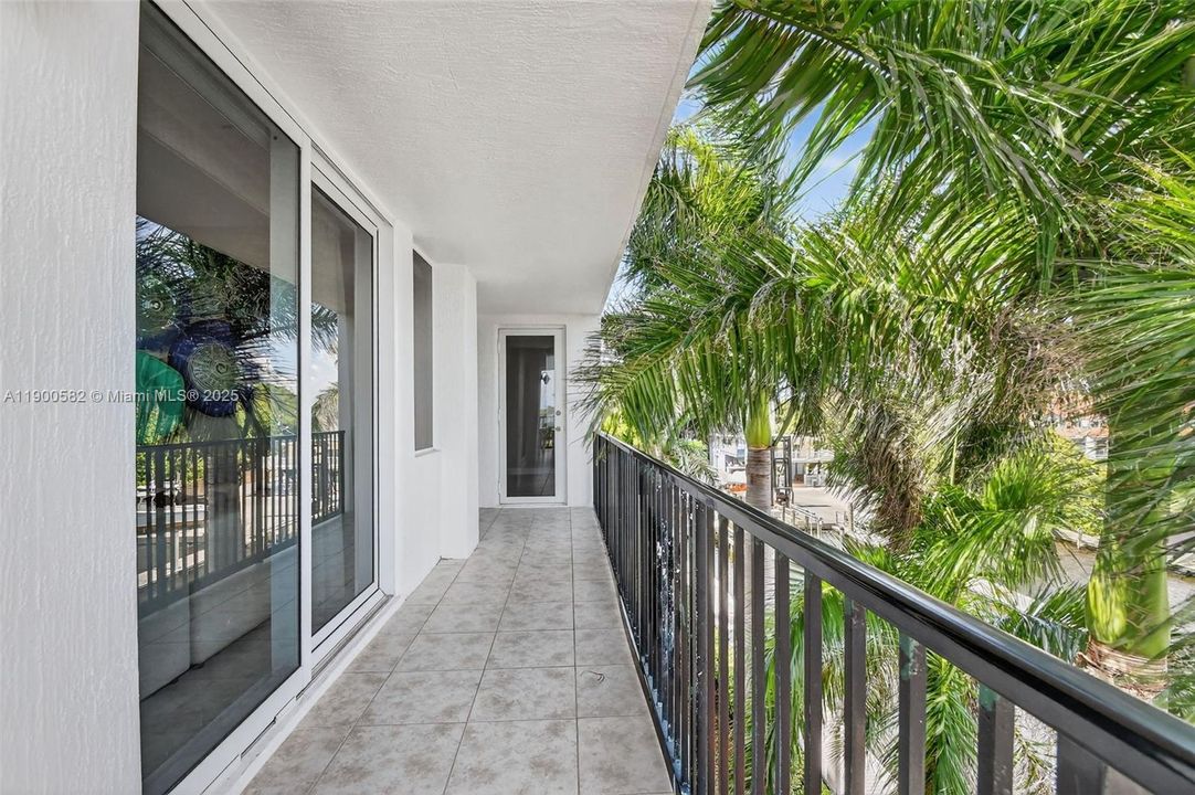 For Rent: $6,850 (3 beds, 2 baths, 2046 Square Feet)