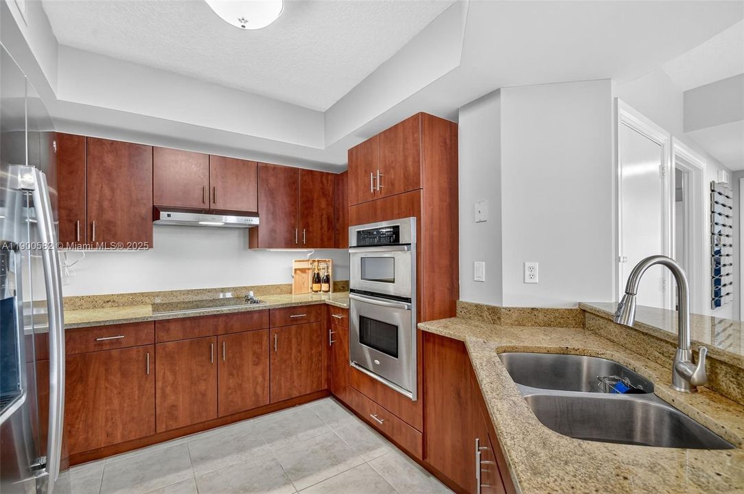 For Rent: $6,850 (3 beds, 2 baths, 2046 Square Feet)