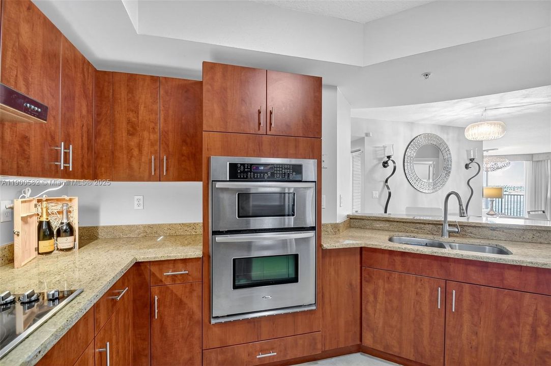 For Rent: $6,850 (3 beds, 2 baths, 2046 Square Feet)