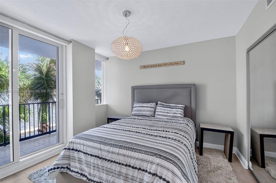 For Rent: $6,850 (3 beds, 2 baths, 2046 Square Feet)