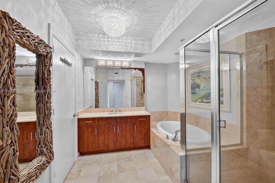 For Rent: $6,850 (3 beds, 2 baths, 2046 Square Feet)