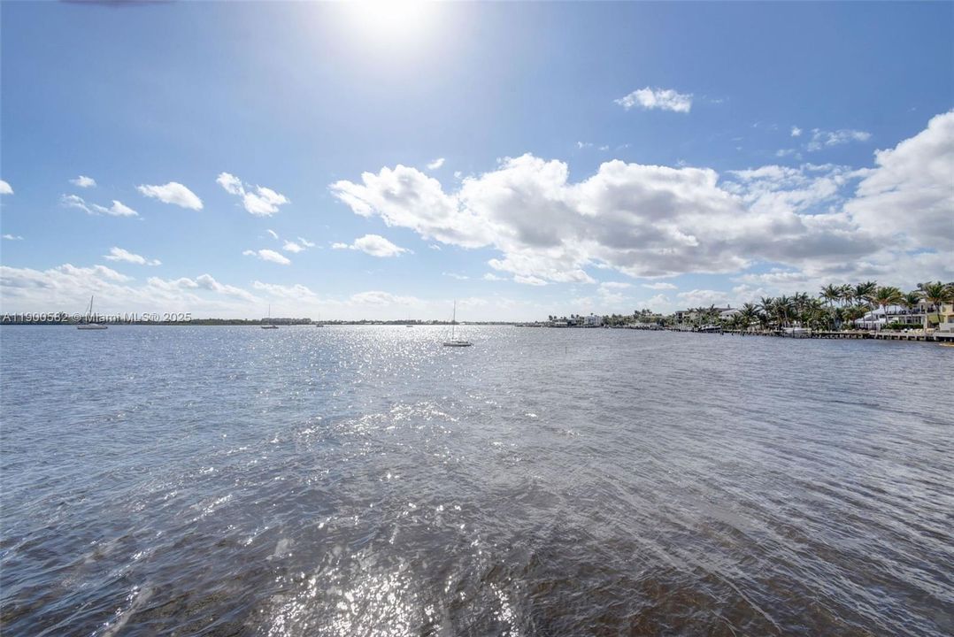 For Rent: $6,850 (3 beds, 2 baths, 2046 Square Feet)