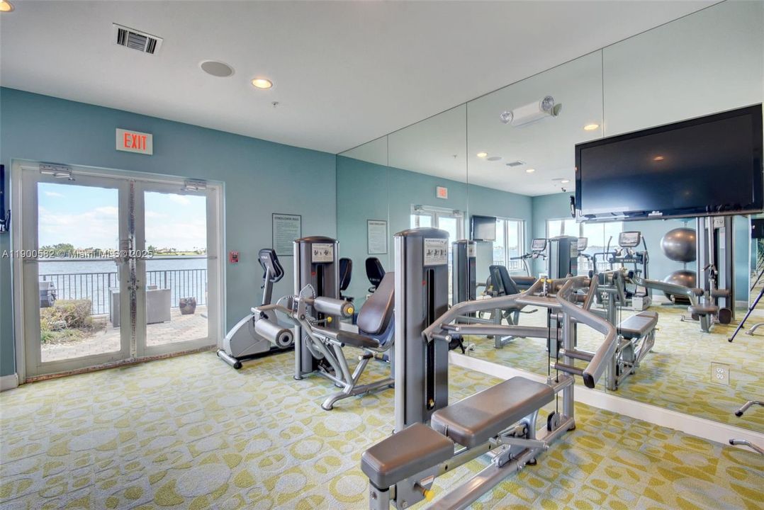 For Rent: $6,850 (3 beds, 2 baths, 2046 Square Feet)