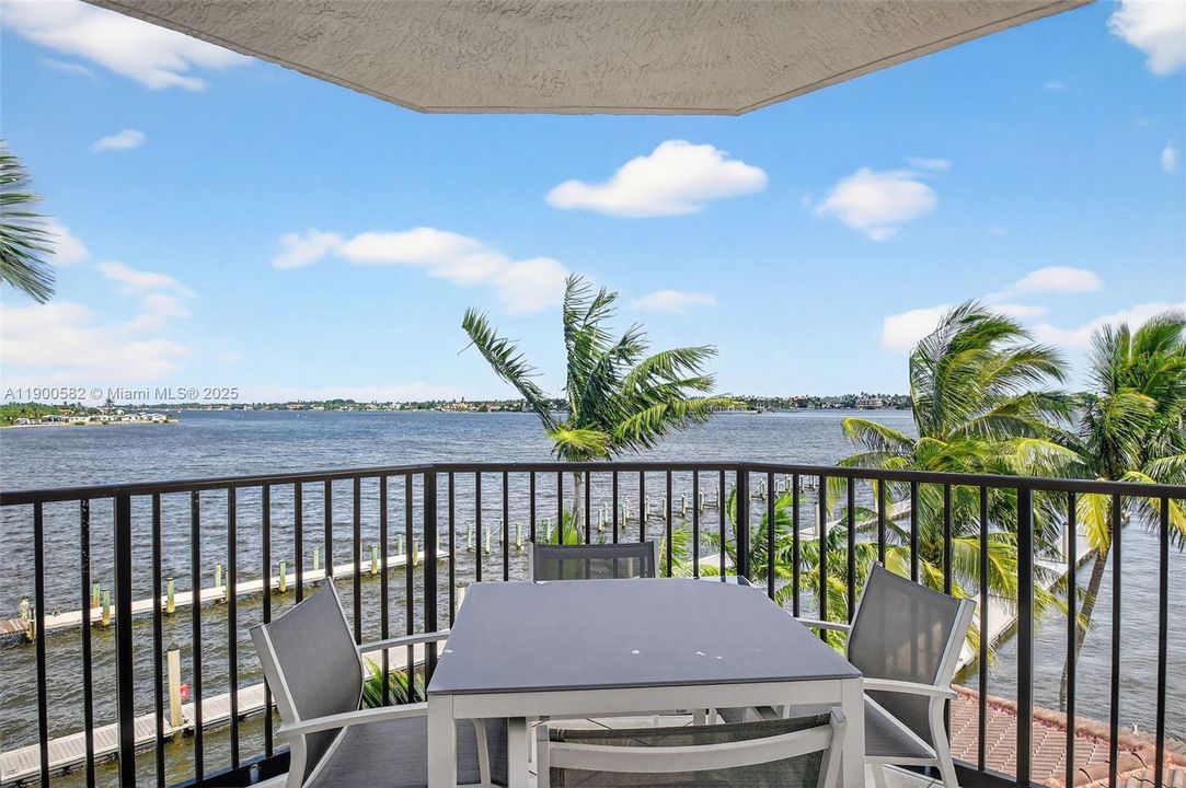 For Rent: $6,850 (3 beds, 2 baths, 2046 Square Feet)