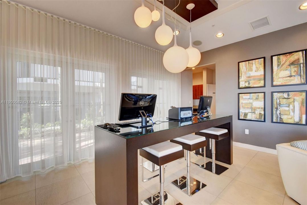 For Rent: $6,850 (3 beds, 2 baths, 2046 Square Feet)