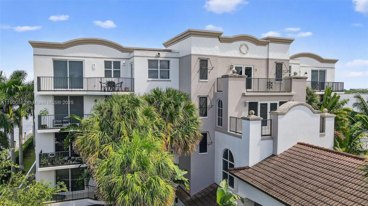 For Rent: $6,850 (3 beds, 2 baths, 2046 Square Feet)