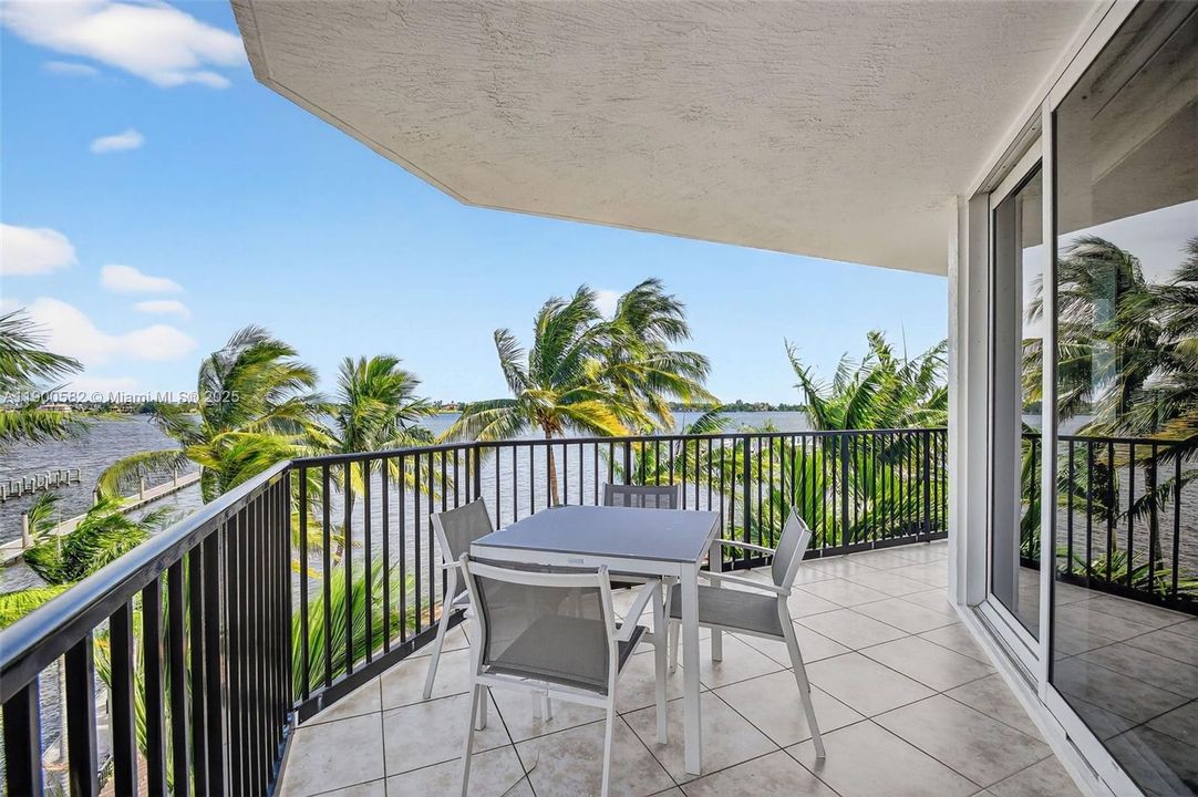 For Rent: $6,850 (3 beds, 2 baths, 2046 Square Feet)