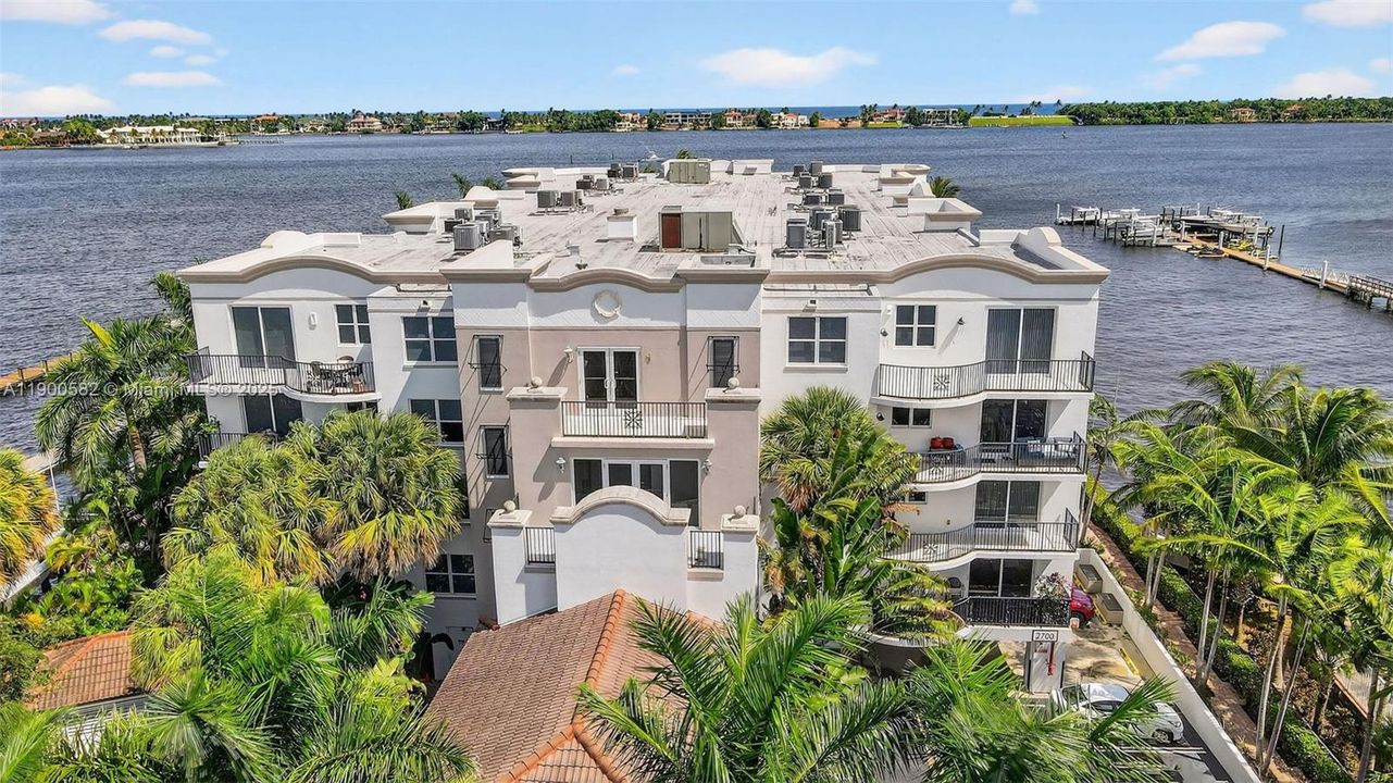 For Rent: $6,850 (3 beds, 2 baths, 2046 Square Feet)