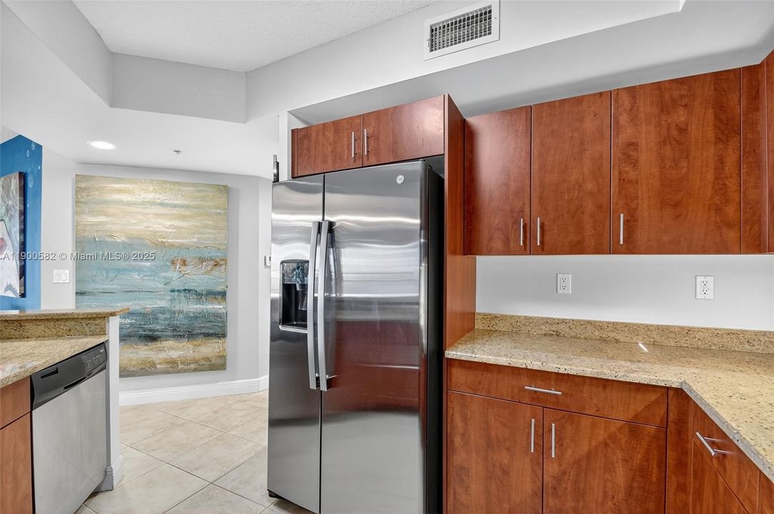 For Rent: $6,850 (3 beds, 2 baths, 2046 Square Feet)