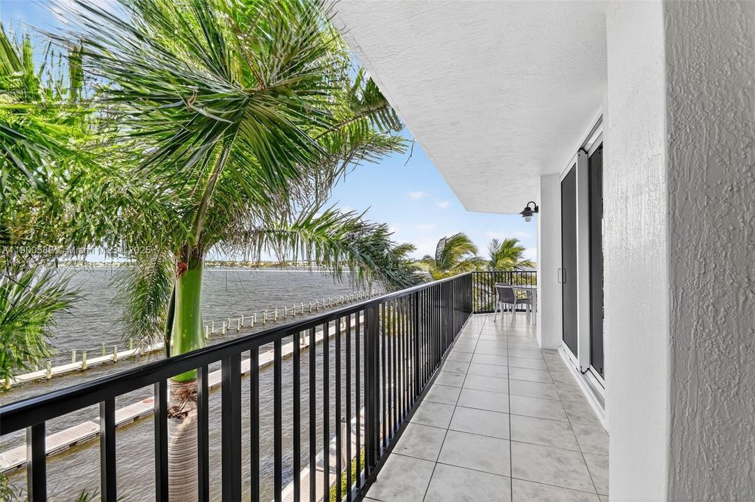 For Rent: $6,850 (3 beds, 2 baths, 2046 Square Feet)