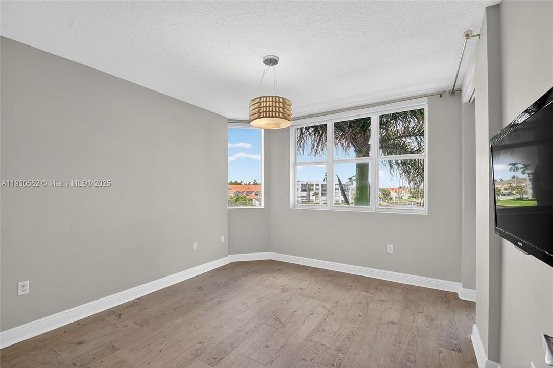 For Rent: $6,850 (3 beds, 2 baths, 2046 Square Feet)