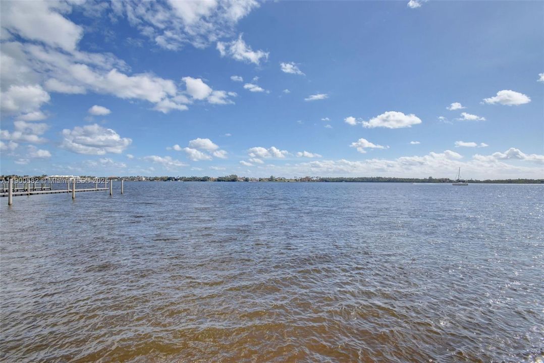 For Rent: $6,850 (3 beds, 2 baths, 2046 Square Feet)