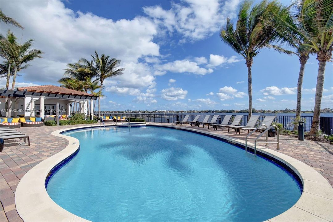 For Rent: $6,850 (3 beds, 2 baths, 2046 Square Feet)