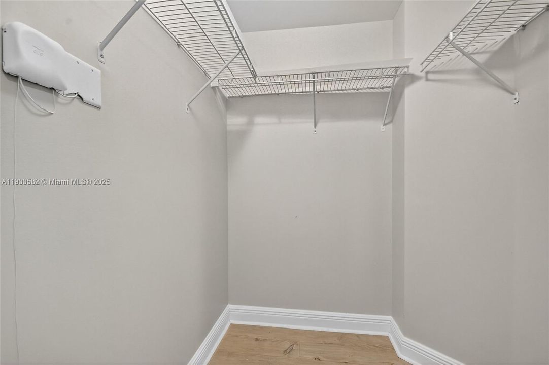 For Rent: $6,850 (3 beds, 2 baths, 2046 Square Feet)