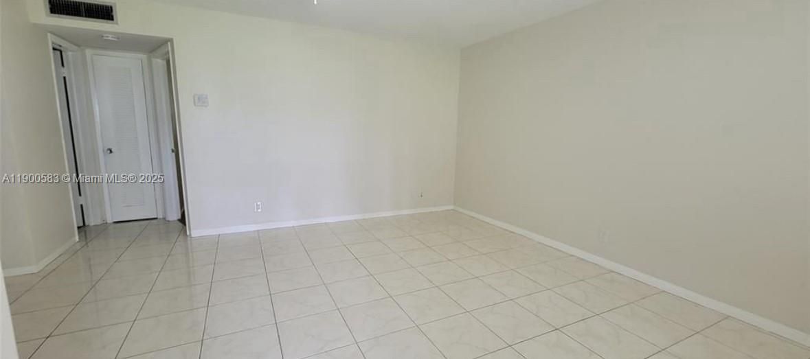 For Sale: $130,999 (1 beds, 1 baths, 576 Square Feet)