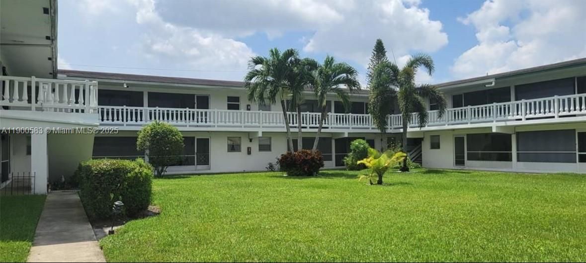 For Sale: $130,999 (1 beds, 1 baths, 576 Square Feet)