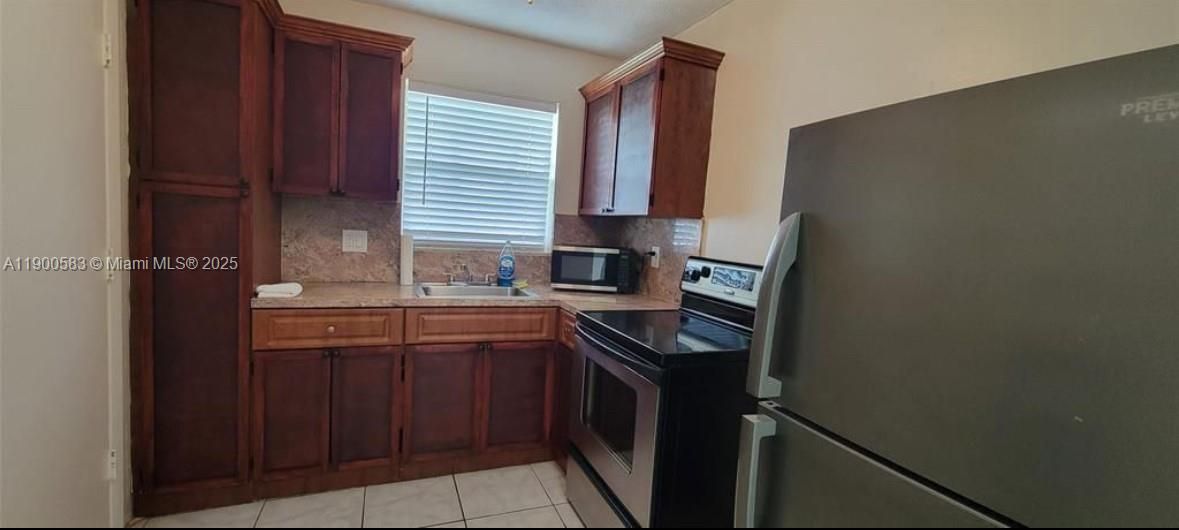 For Sale: $130,999 (1 beds, 1 baths, 576 Square Feet)