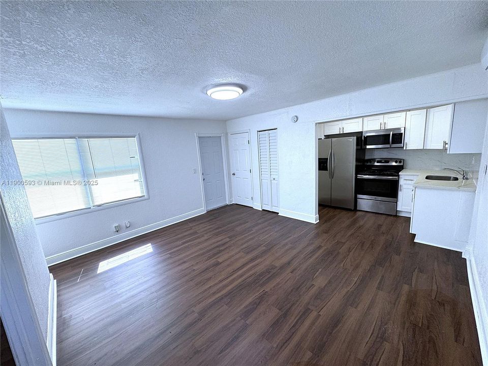 В аренду: $1,600 (1 спален, 1 ванн, 2826 Квадратных фут)