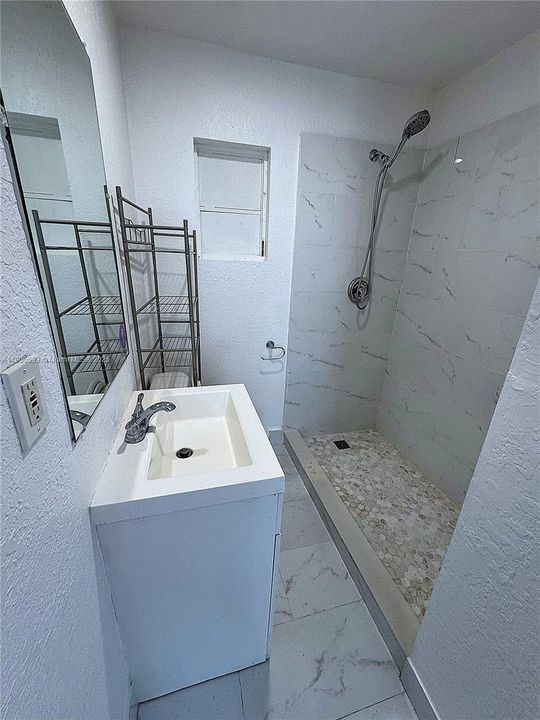 В аренду: $1,600 (1 спален, 1 ванн, 2826 Квадратных фут)