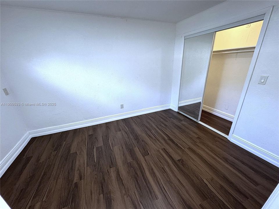 В аренду: $1,600 (1 спален, 1 ванн, 2826 Квадратных фут)