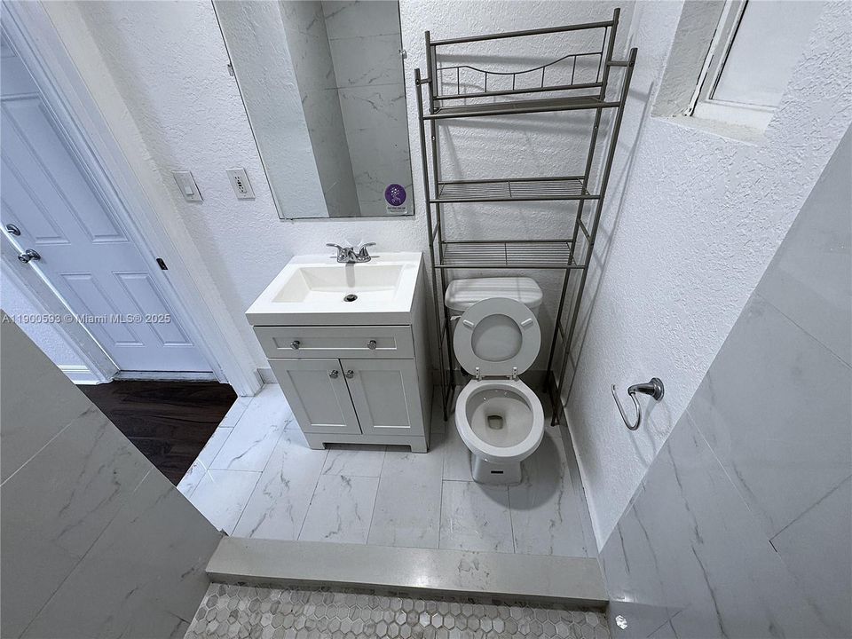 В аренду: $1,600 (1 спален, 1 ванн, 2826 Квадратных фут)