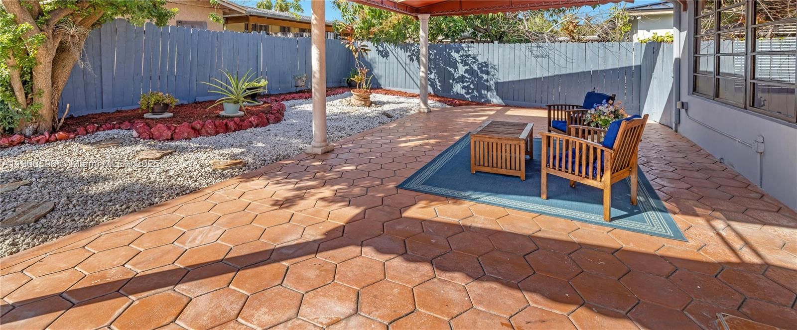 For Sale: $775,000 (3 beds, 2 baths, 1809 Square Feet)