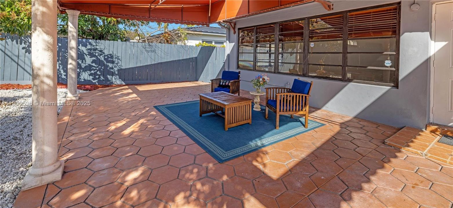 For Sale: $775,000 (3 beds, 2 baths, 1809 Square Feet)