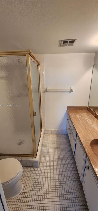 For Sale: $132,900 (2 beds, 2 baths, 880 Square Feet)