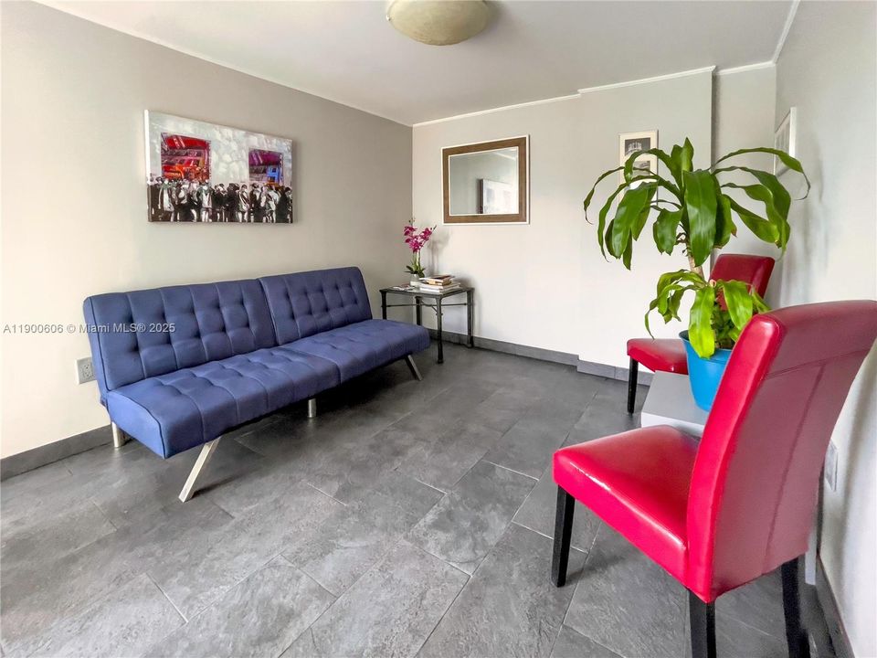 Recently Rented: $2,650 (1 beds, 1 baths, 706 Square Feet)