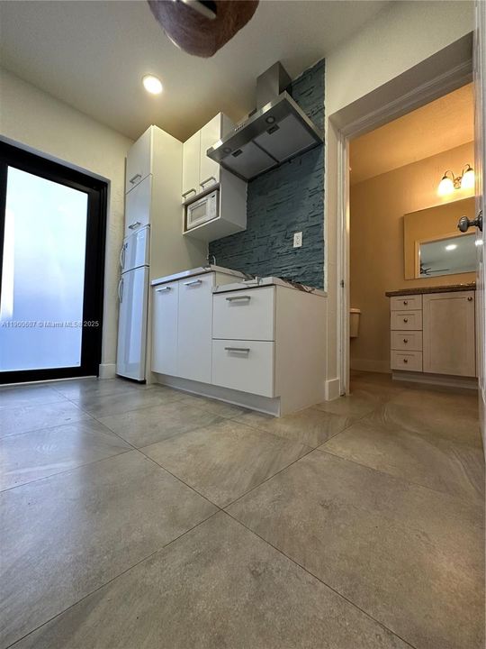 最近租的: $1,300 (0 贝兹, 1 浴室, 1666 平方英尺)