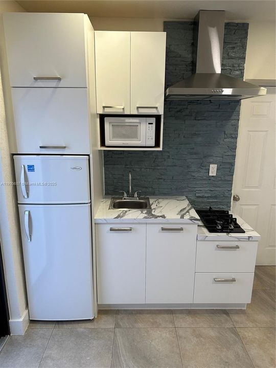 最近租的: $1,300 (0 贝兹, 1 浴室, 1666 平方英尺)