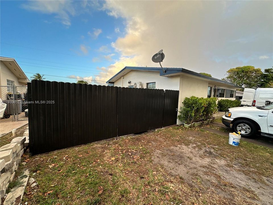 最近租的: $1,300 (0 贝兹, 1 浴室, 1666 平方英尺)